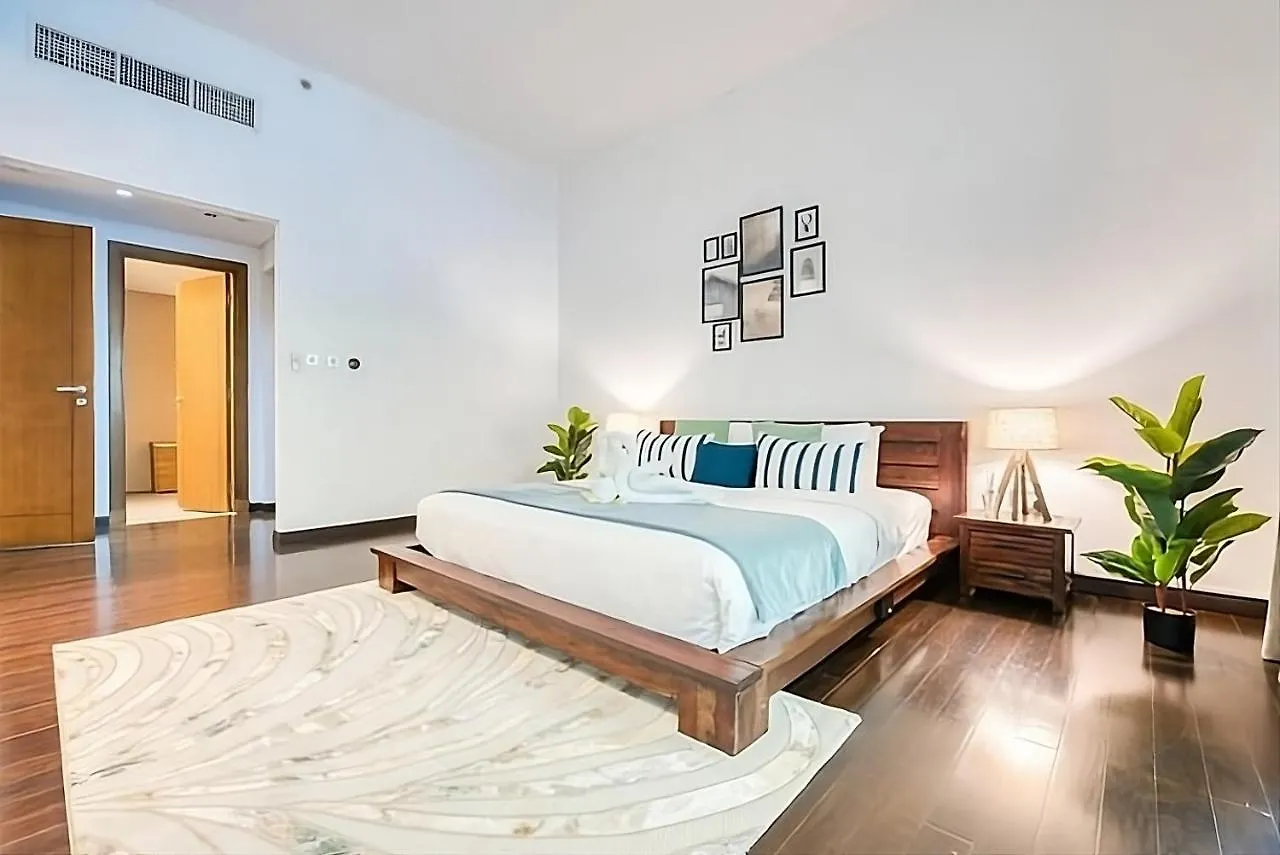 Direct Access To Nakheel Mall At The Heart Of The Palm Dubai
